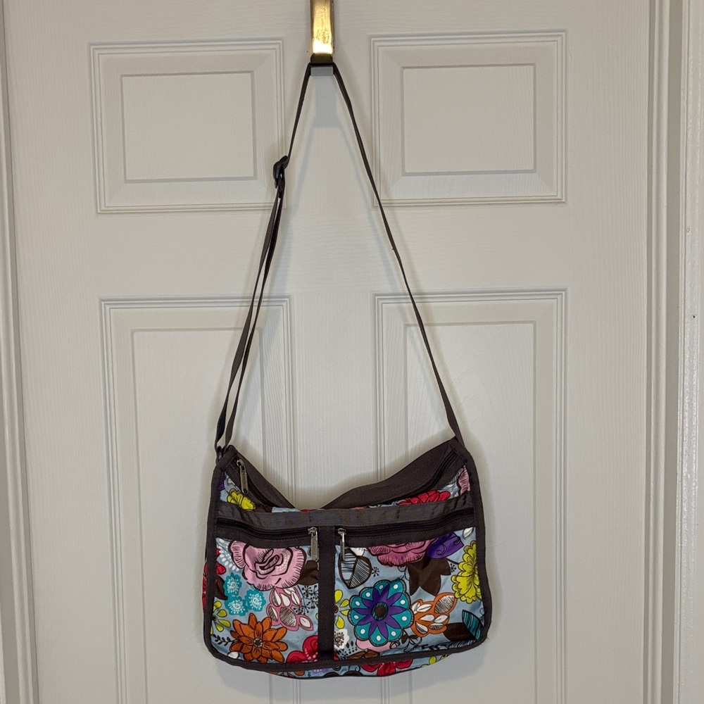 LESPORTSAC DELUXE EVERYDAY FLORAL BAG